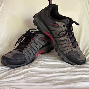 FILA hiking shoes men’s US 11 black gray and red